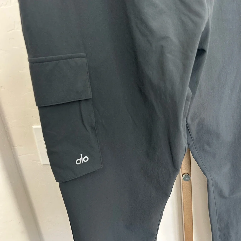 Alo Yoga Men’s Cargo Jogger Pants Gray Size XL - Picture 5 of 9